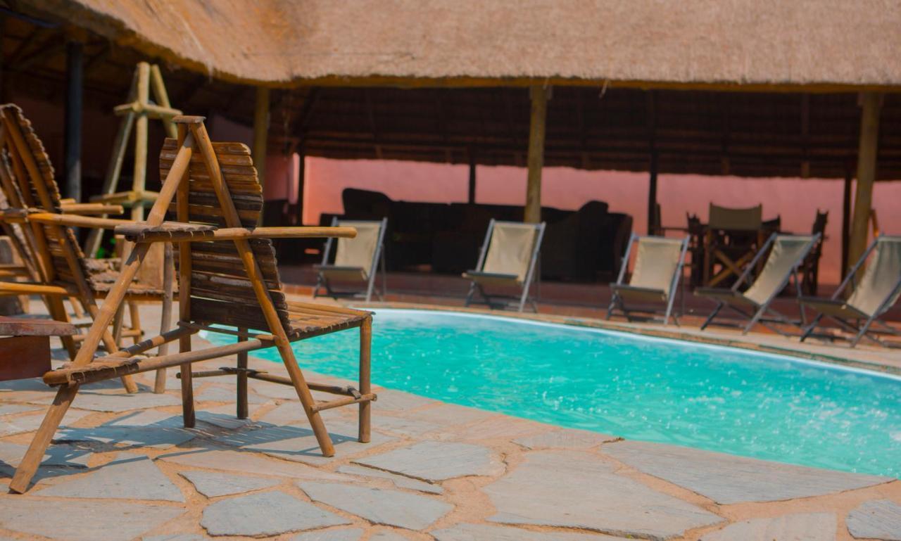 Lusaka Backpackers Hostel ภายนอก รูปภาพ