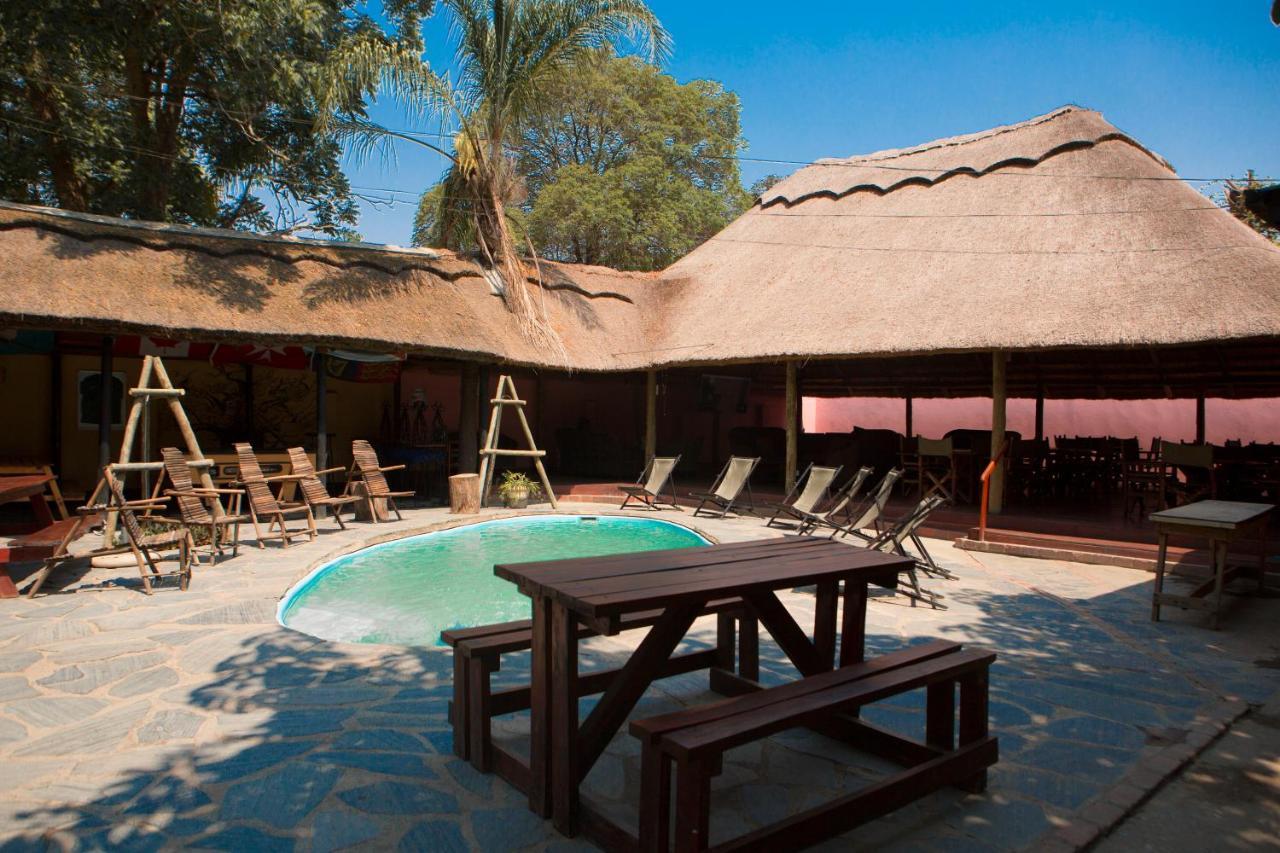 Lusaka Backpackers Hostel ภายนอก รูปภาพ