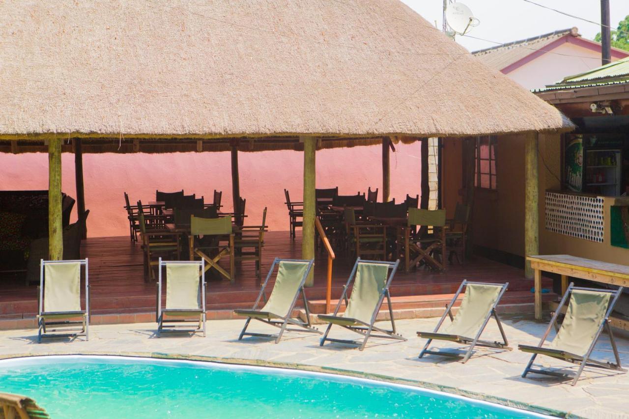 Lusaka Backpackers Hostel ภายนอก รูปภาพ