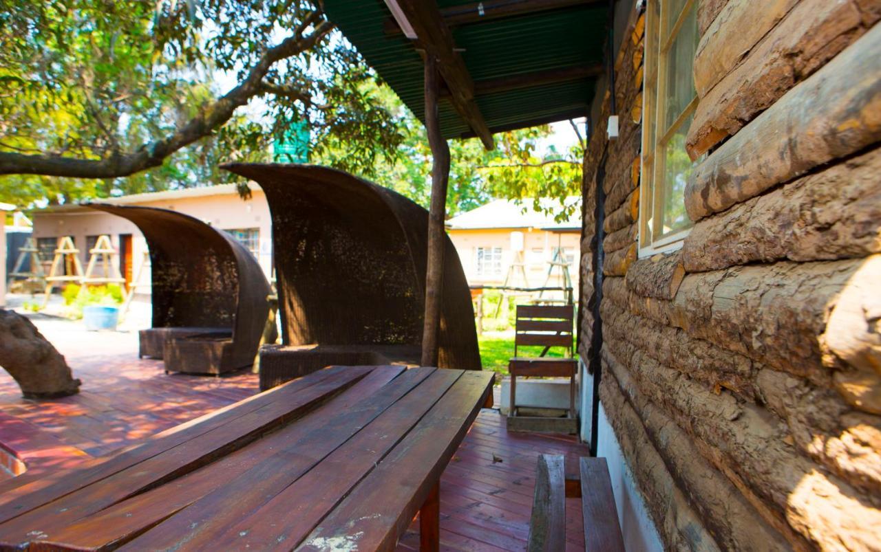 Lusaka Backpackers Hostel ภายนอก รูปภาพ