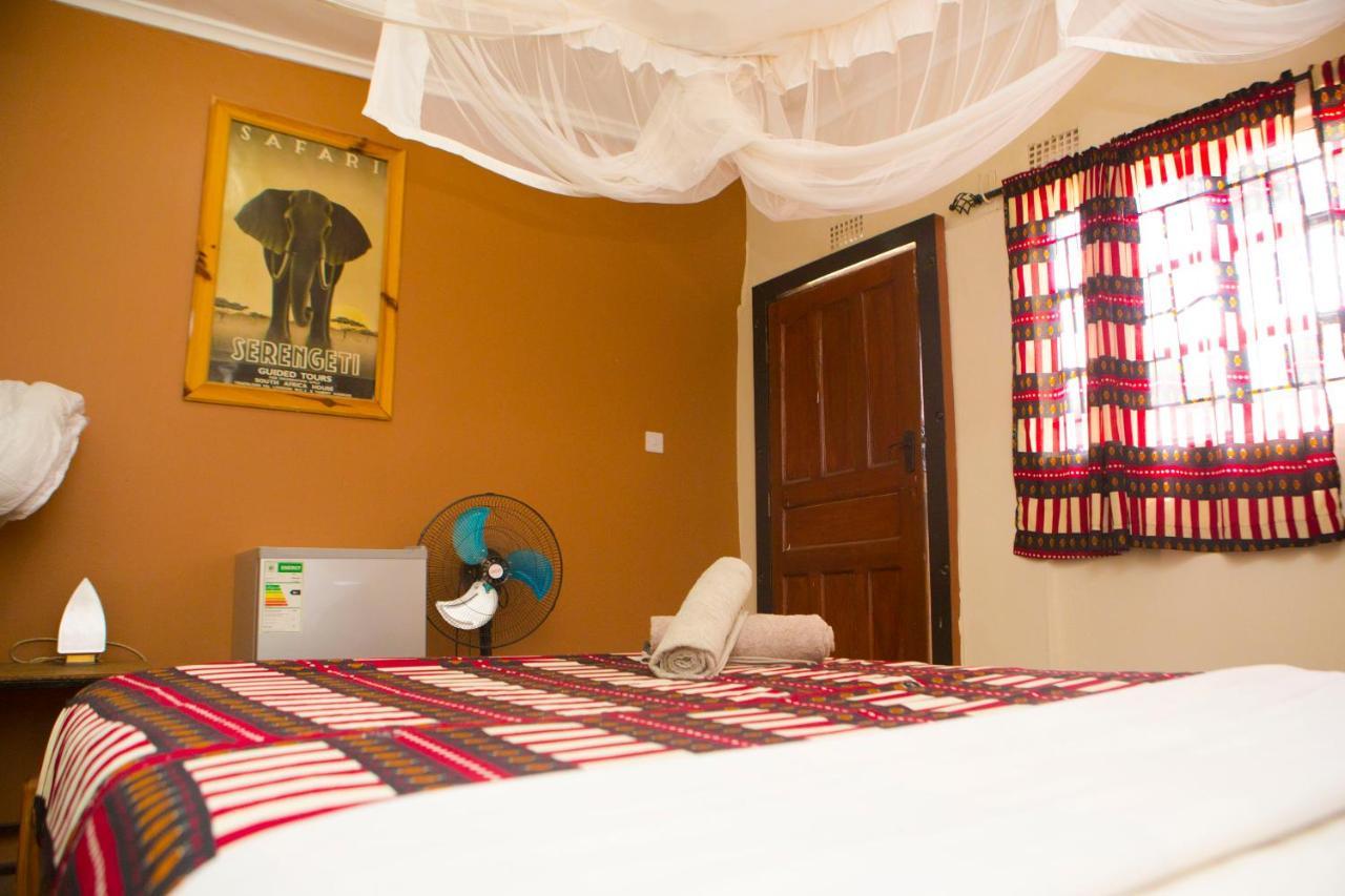 Lusaka Backpackers Hostel ภายนอก รูปภาพ