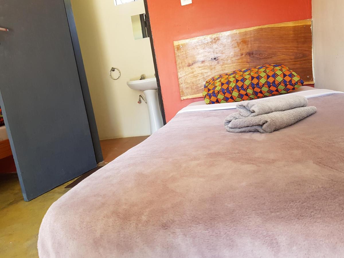 Lusaka Backpackers Hostel ภายนอก รูปภาพ