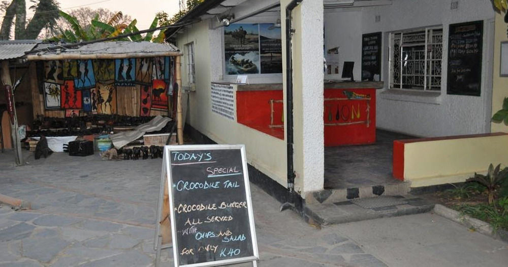 Lusaka Backpackers Hostel ภายนอก รูปภาพ